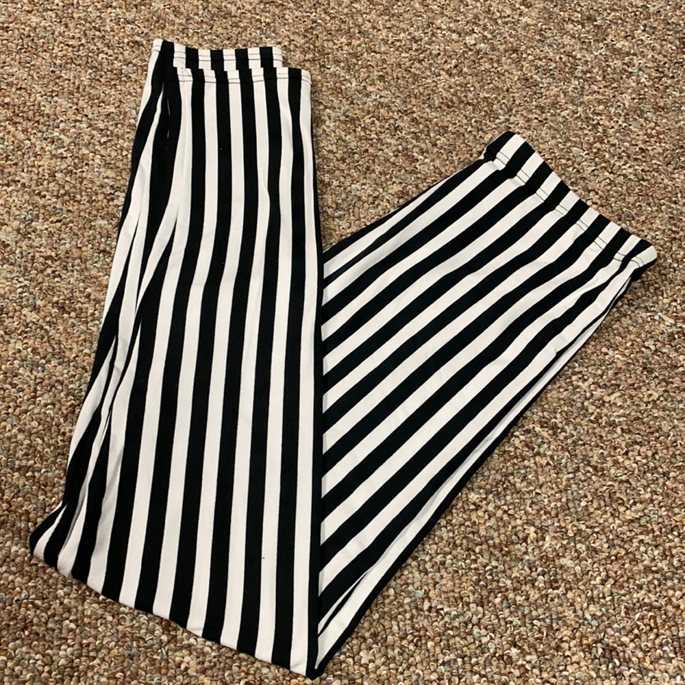 RIV blk/ wht stripe leggings size large